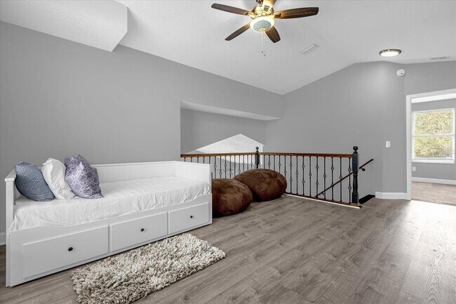 Building Photo - 2820 Smithfield Dr