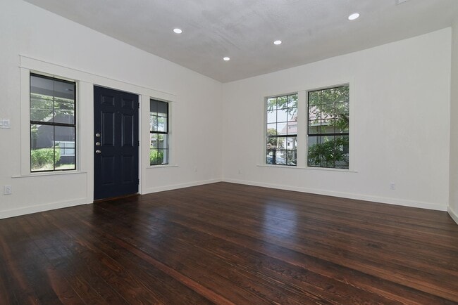 Building Photo - 2615 Polk- House