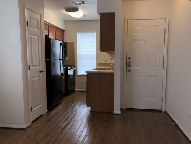 Building Photo - 3707EL