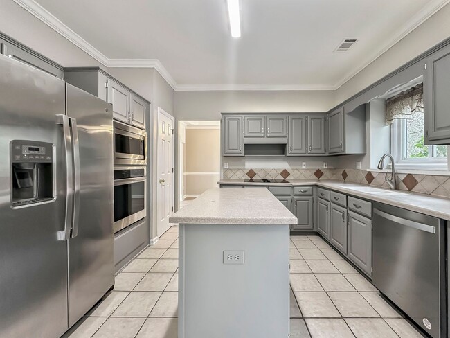 Building Photo - Beautiful 4BR 2BA Home with Garage Parking in Alpharetta