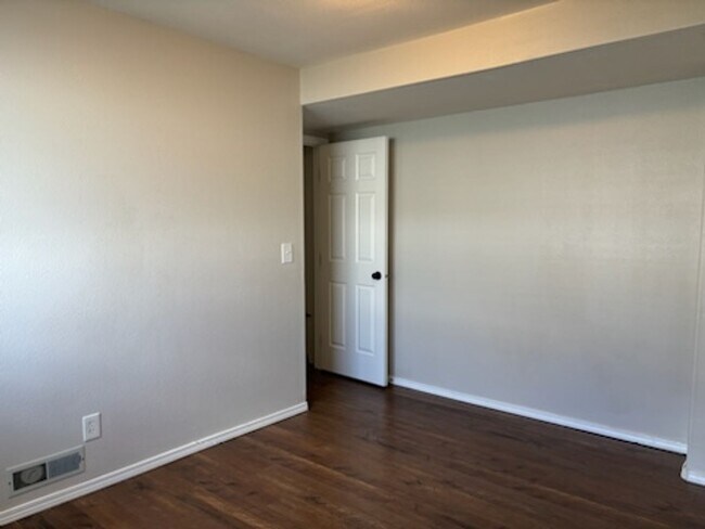 Building Photo - Home in CDA Place