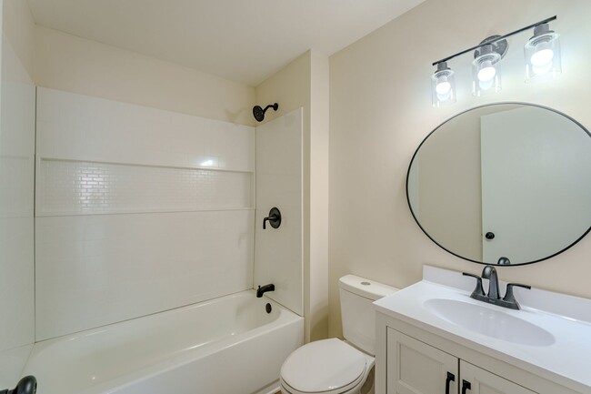 Building Photo - Remodeled 2 bedroom with off street parkin...
