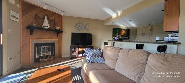 Building Photo - 100 Sailors Cove Dr