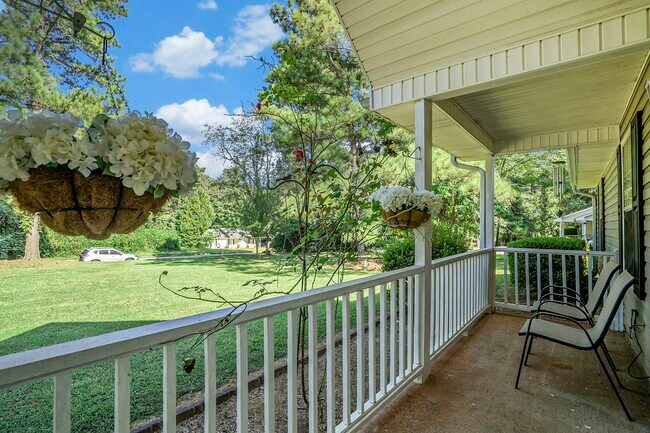 Building Photo - 110 Cactus Ln