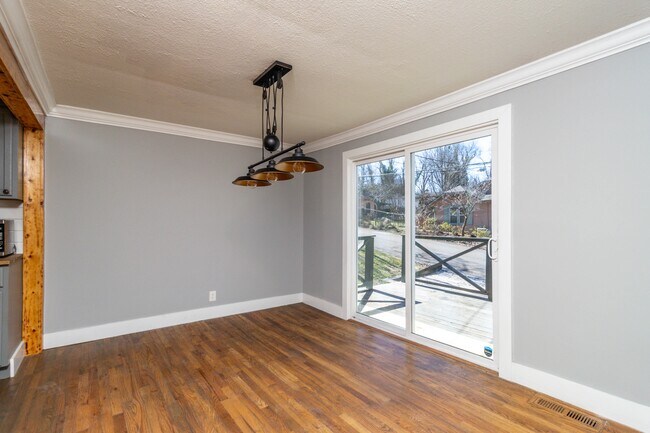 Building Photo - 1900 Edgewood Ave