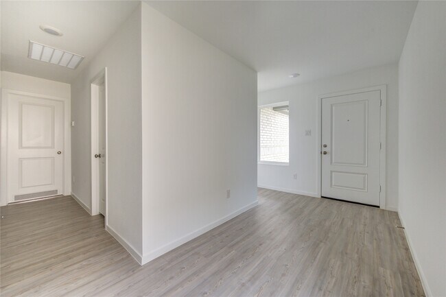 Building Photo - 26811 Prairie Smoke Ln