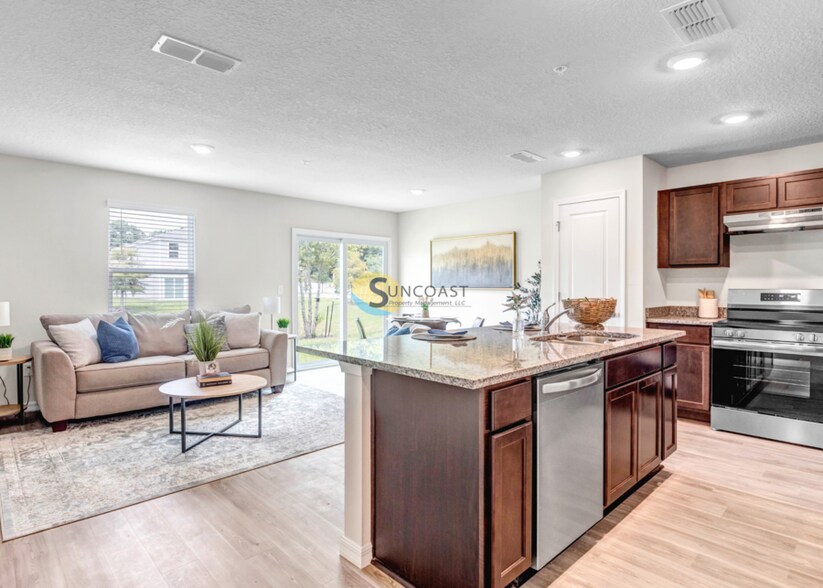 Building Photo - 6450 Sweetbay Ln