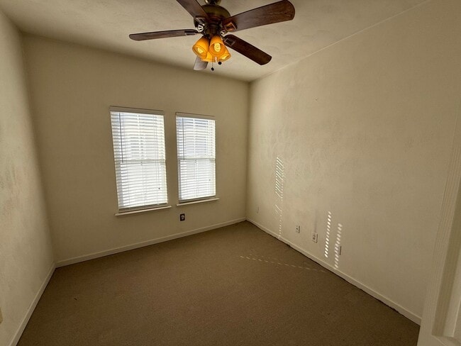 Building Photo - Well-maintained and spacious 3-bedroom Home "ASK ABOUT OUR ZERO DEPOSIT"