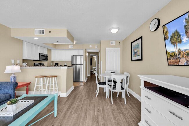 Building Photo - 2506 N Ocean Blvd