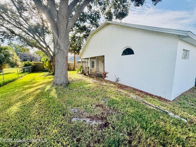 Building Photo - 1686 Rustic Way