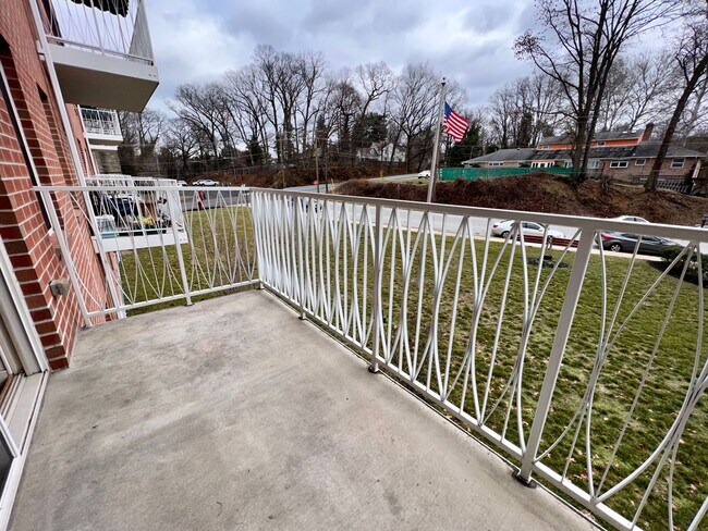 Building Photo - Charming 1-Bedroom Apartment in Wyncote! Available Late July!