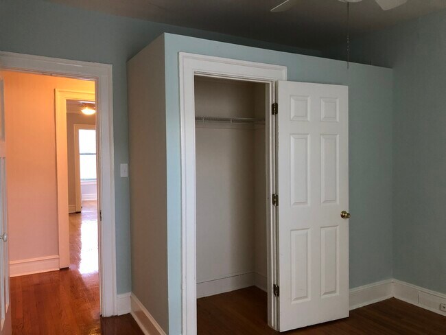 Building Photo - 1134 W Pratt Blvd