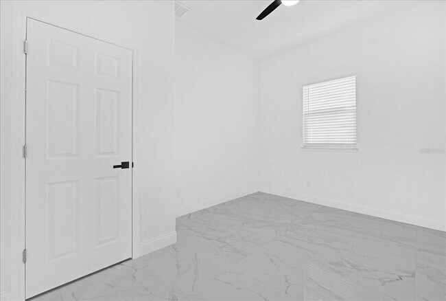 Building Photo - 600 N Lakewood Ave