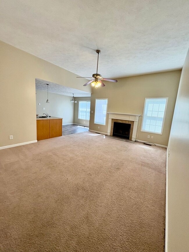 Building Photo - Nice home awaiting you to call home today- close to shopping and dining
