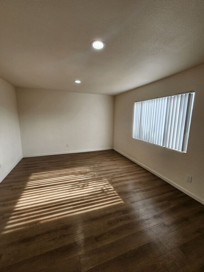 Building Photo - 1 bed, 1 bath