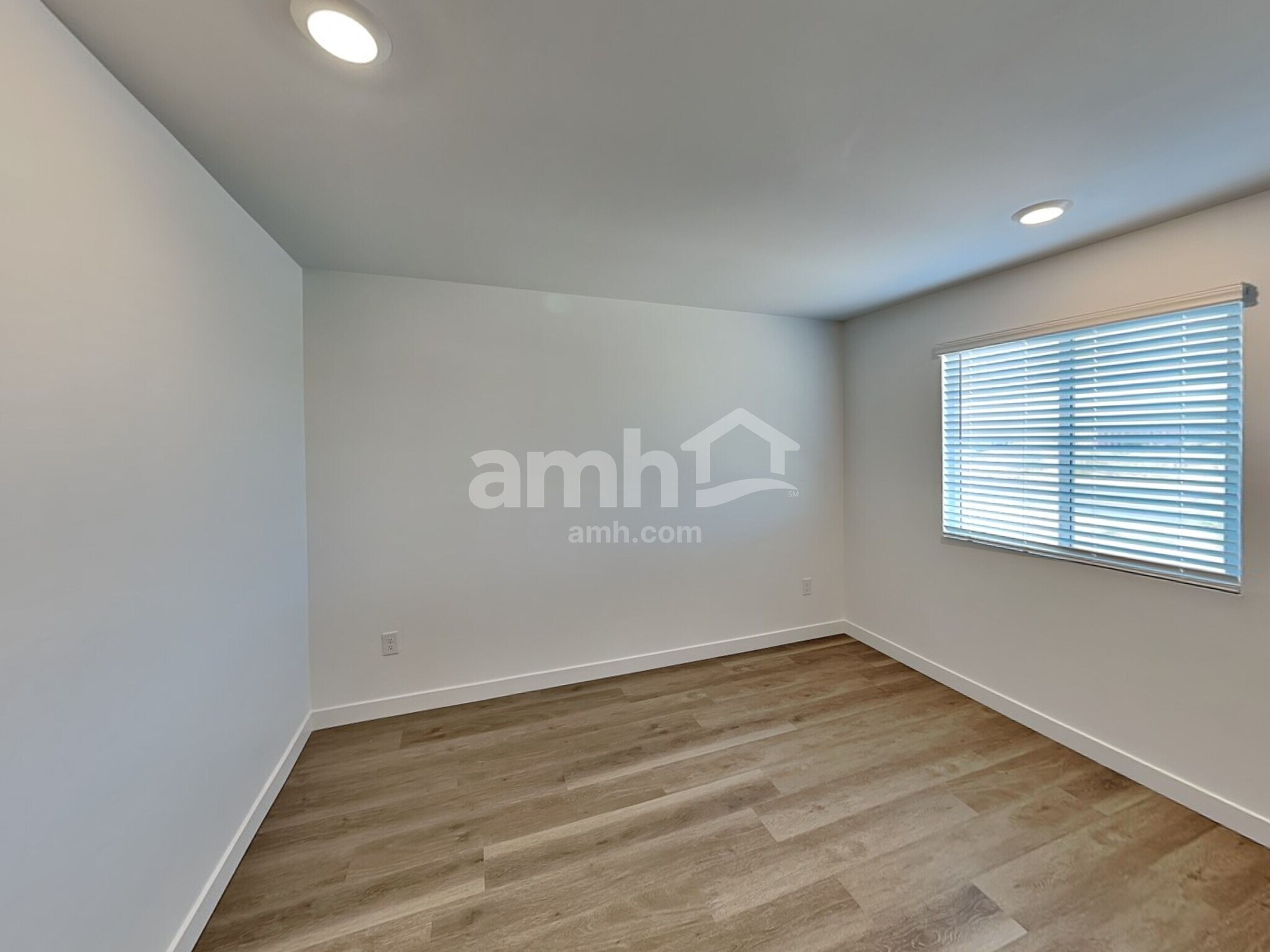 Building Photo - 9714 N Rancho Lozano