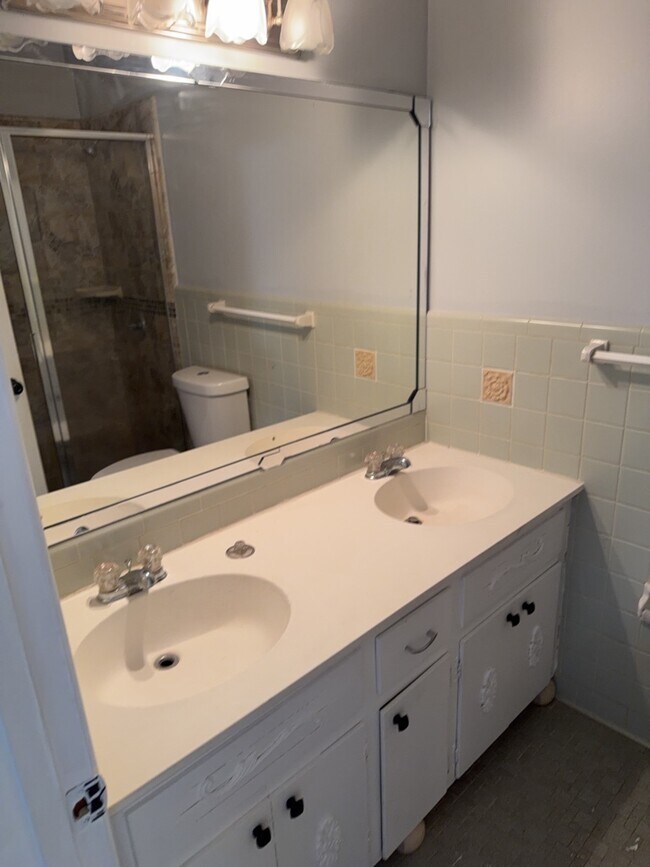Building Photo - 4064 Johnstown Dr