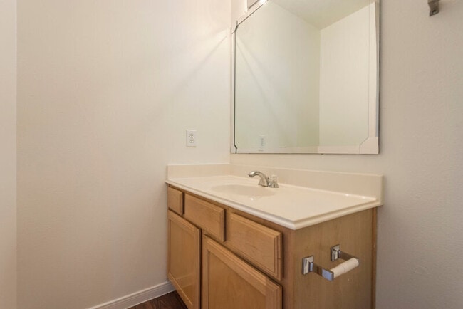 Building Photo - 2103 Aruba Calle