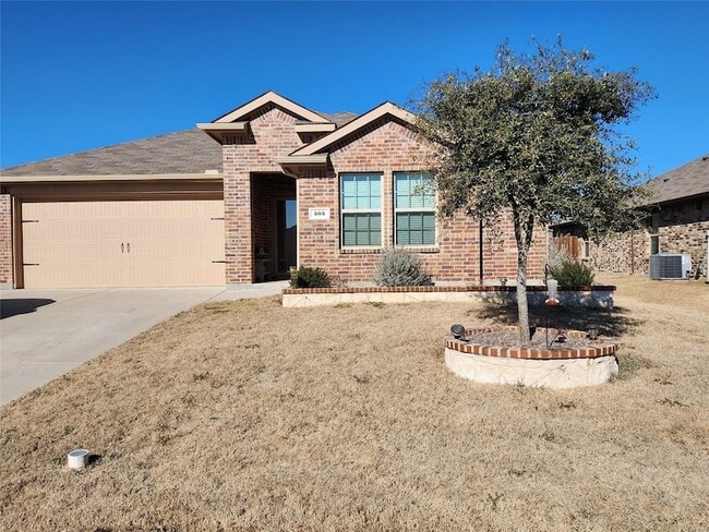 Primary Photo - 503 Silo Cir