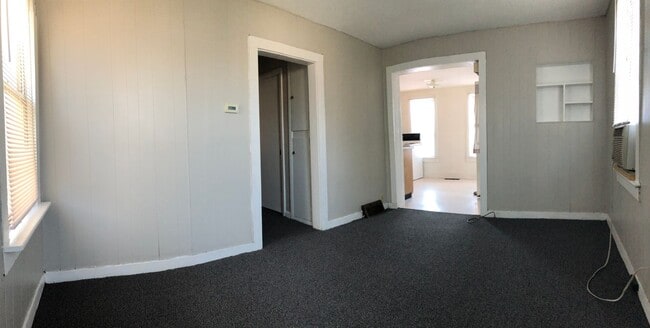 Building Photo - 1-Bed House in Reinbeck