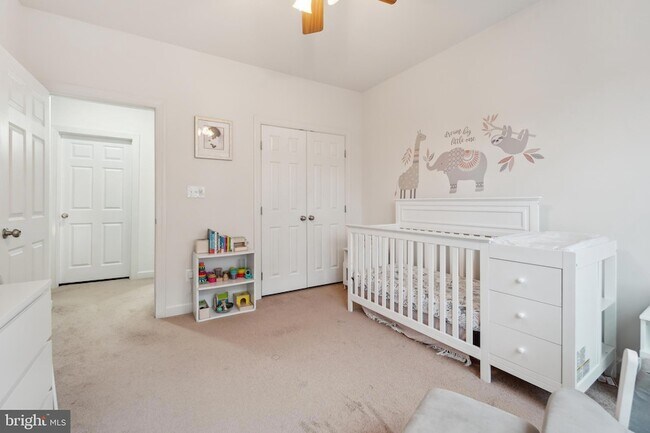 Building Photo - 5722 Callcott Way