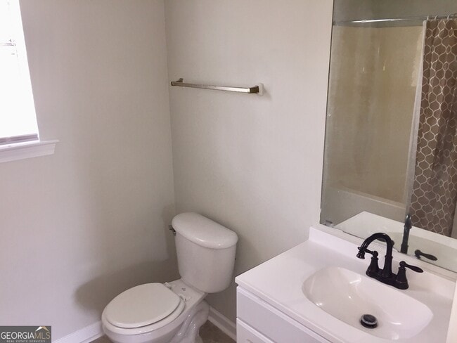 Building Photo - 121 Meadow Creek Ct
