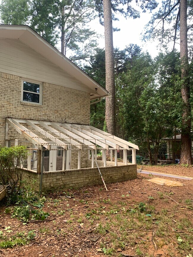 Building Photo - 1714 S Johnson Ferry Rd NE