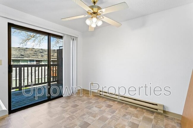 Building Photo - 5660 SW 180th Ave