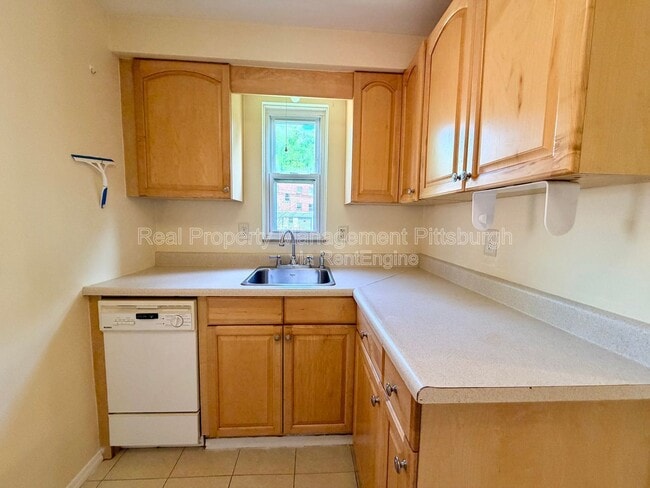 Building Photo - 1076 Thornwood Dr