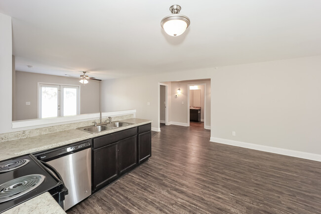 Building Photo - Charming 3 Bedroom Atlanta Home