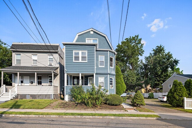 Building Photo - 66 Watson Ave