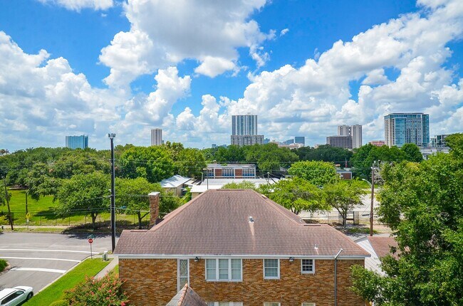 Building Photo - 4708 Crawford St