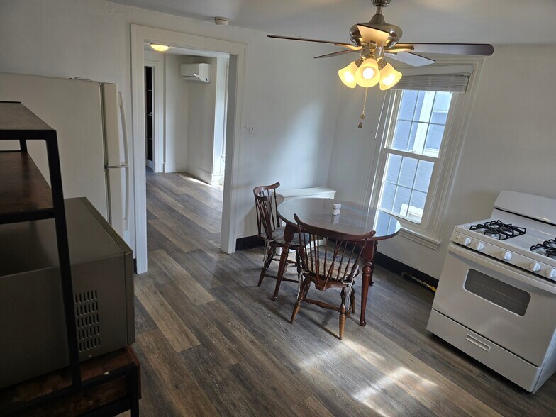 Building Photo - 362 1st Ave