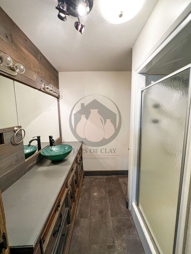 Building Photo - Charming West Salem Home - Coming Soon!