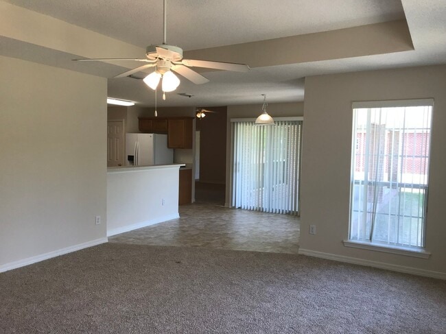 Building Photo - 2642 Hidden Creek Dr