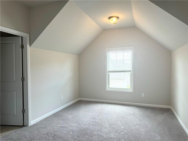 Building Photo - 2887 Regal Park Ct