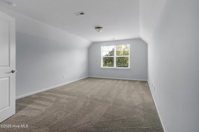 Building Photo - 916 Terraces Ln