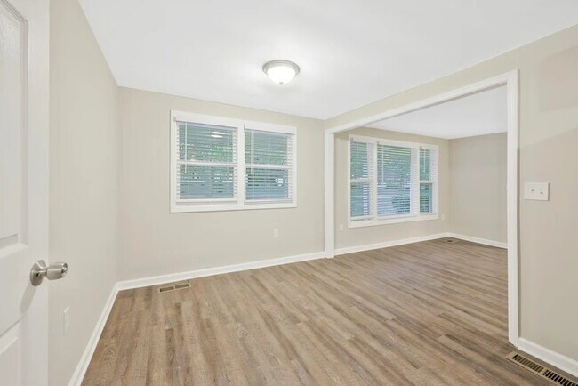 Building Photo - 234 McCoin Dr
