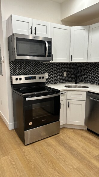 Building Photo - 3327 N American St