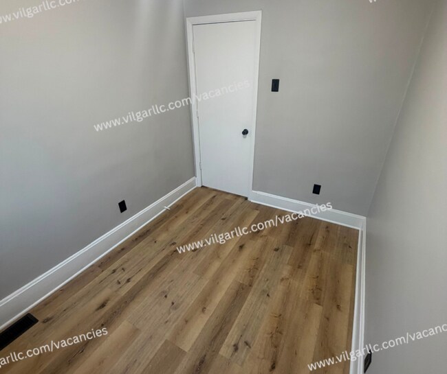 Building Photo - 5035 Tod Ave