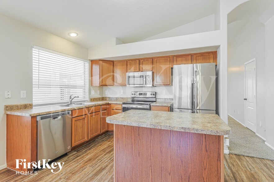 Building Photo - 4225 E Coal St