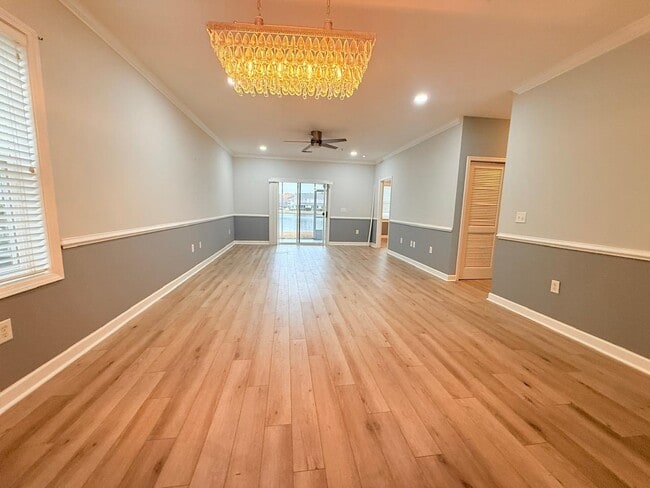 Building Photo - 330 Kiskadee Loop