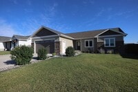 Building Photo - 1327 Silverton Dr