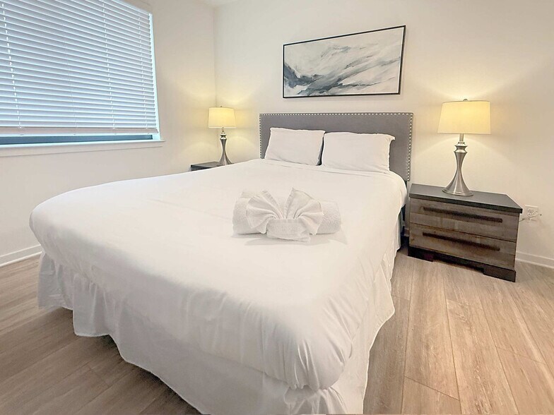 Building Photo - 5570 122nd Cir E