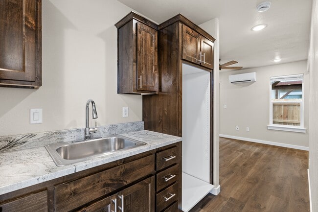 Building Photo - 7857 Houston Lp