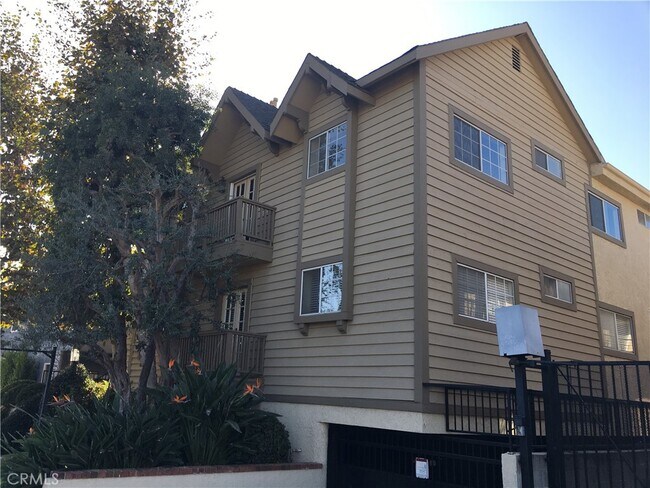 Primary Photo - 3127 Bagley Ave