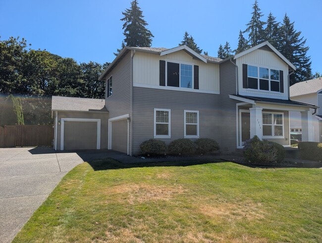 Building Photo - 4 Bedroom, 2.5 Bath DuPont Home!