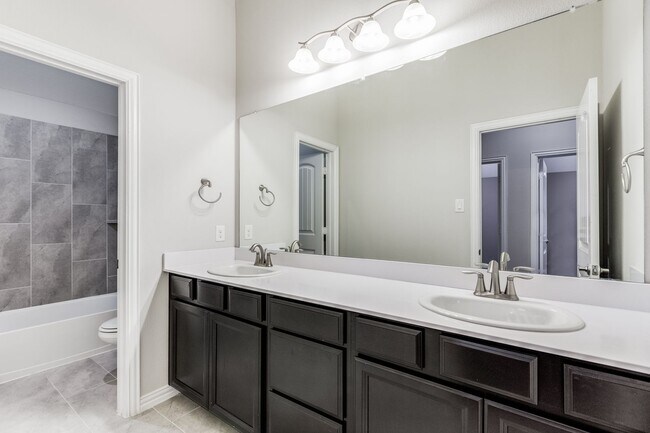 Building Photo - 4 Bedroom, 3.5 Bath Home in Frisco ISD for...