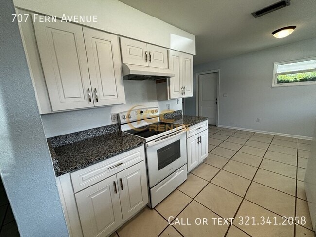 Building Photo - 707 Fern Ave