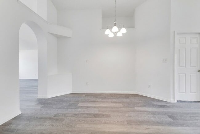 Building Photo - 7931 Oakstone Ct